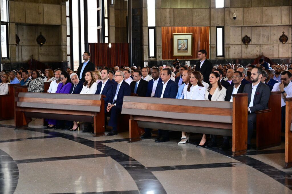 Danilo Medina encabeza emotivo homenaje del PLD a Juan Bosch en La Vega - Noticias de hoy en República Dominicana | De Último Minuto