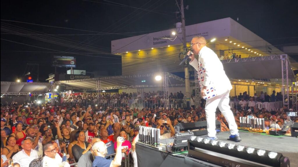 “Una noche para la historia”: El Torito hace vibrar a Bonao con su concierto “Gracias Dominicano” - Noticias de hoy en República Dominicana | De Último Minuto