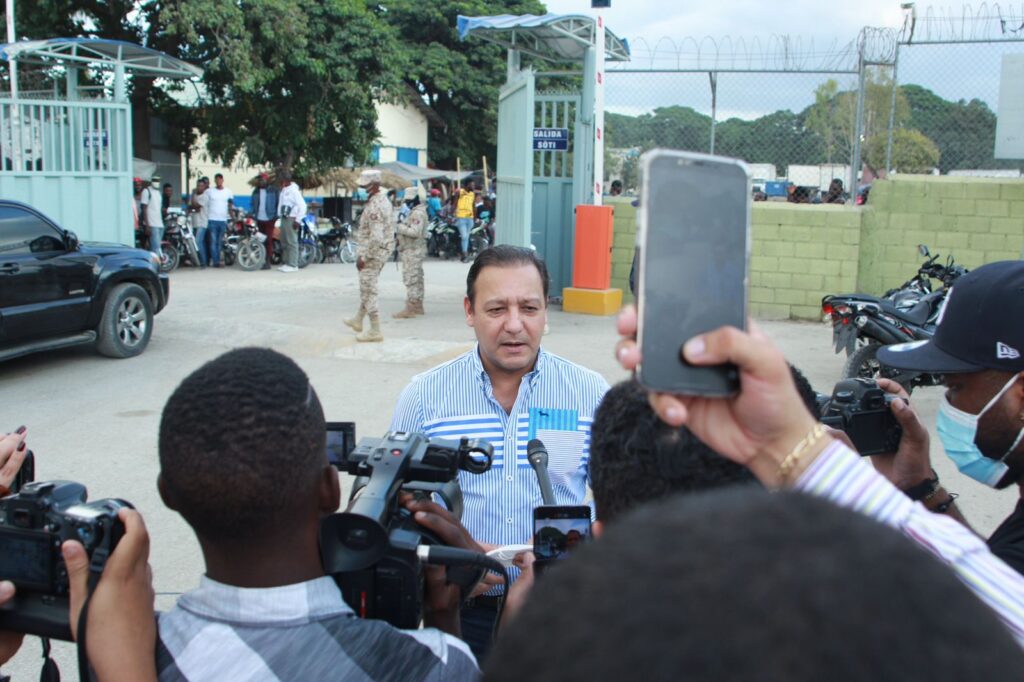 Abel Martínez afirma que "el negocio de las mafias en la frontera sigue vivo" - Noticias de hoy en República Dominicana | De Último Minuto