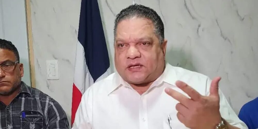 Mario Díaz advierte riesgo ecológico por intervención en Jardín Botánico