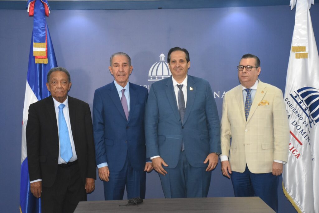 MESCyT y Salud Pública trabajan mecanismos para validar títulos extranjeros - Noticias de hoy en República Dominicana | De Último Minuto