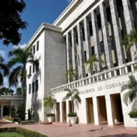 Ante casos de intoxicación, MINERD responde con acciones legales y preventivas para proteger la seguridad de los estudiantes