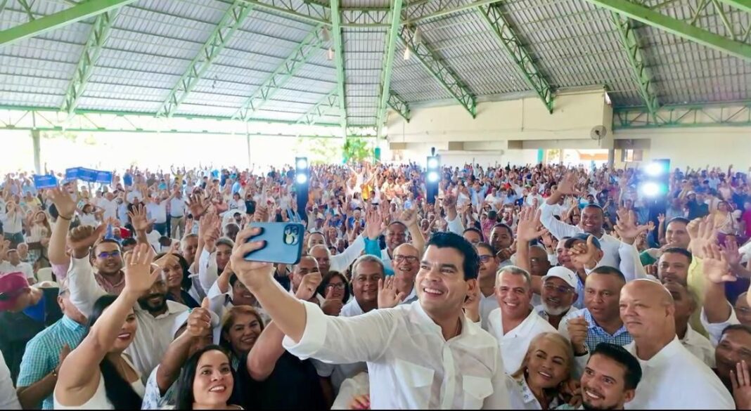 Wellington Arnaud proclama a Luis Abinader como próximo presidente del PRM a partir del 2026