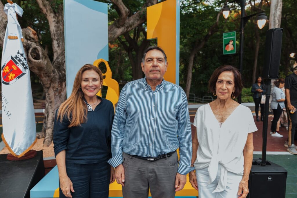 Carolina y Centro Cultural Amaya inauguran la escultura “Reto al Futuro” - Noticias de hoy en República Dominicana | De Último Minuto