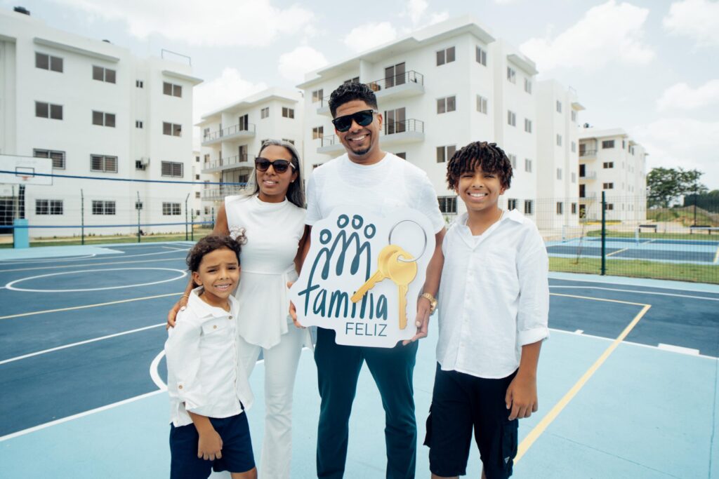 Con una inversión de RD$182 millones, Abinader entrega 72 nuevos apartamentos en Boca Chica - Noticias de hoy en República Dominicana | De Último Minuto