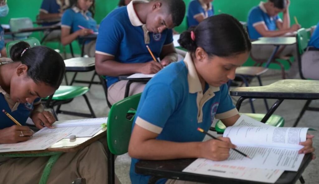 Más de 88 mil estudiantes superan primera convocatoria de Pruebas Nacionales 2025 - Noticias de hoy en República Dominicana | De Último Minuto