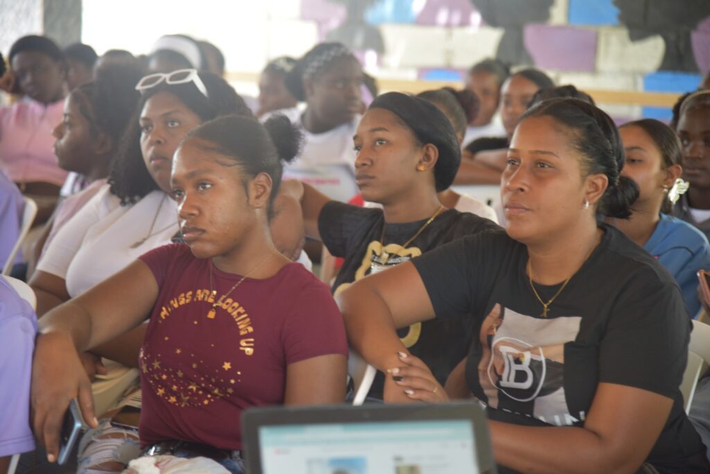 Mujeres afro de la Región Enriquillo lanzan el proyecto FAME - Noticias de hoy en República Dominicana | De Último Minuto