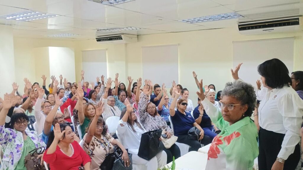Bioanalistas anuncian plan de lucha por incumplimiento en aumento salarial - Noticias de hoy en República Dominicana | De Último Minuto