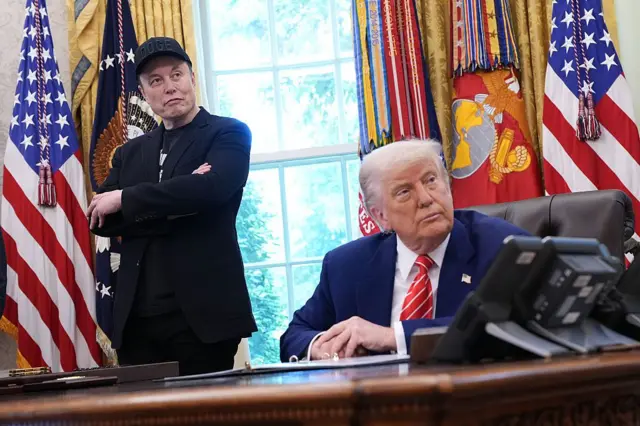 Trump intensifica su conflicto con Musk: “Sin subsidios, tendría que cerrar y regresar a Sudáfrica”