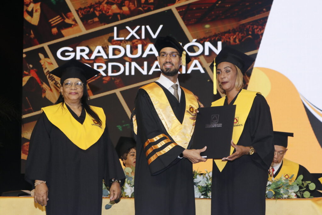 UNIREMHOS gradúa 498 nuevos profesionales: 88% son mujeres - Noticias de hoy en República Dominicana | De Último Minuto