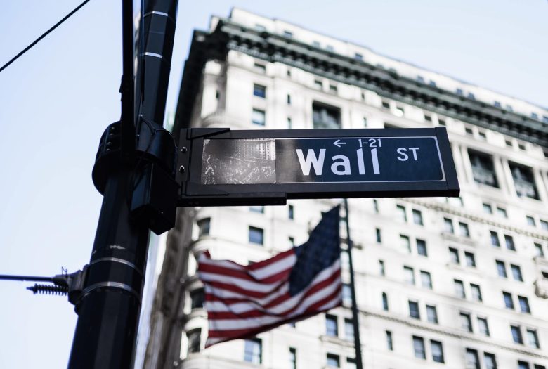 Wall Street abre mixto después de que se aprobara el plan fiscal de Trump en el Senado