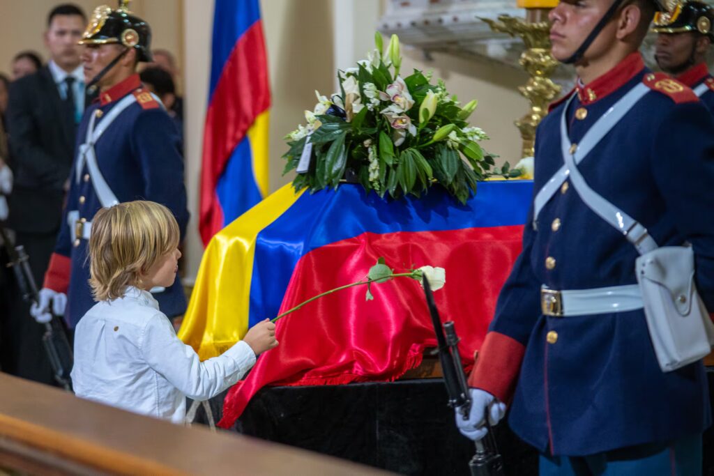 Colombia le dice adiós a Miguel Uribe Turbay - Noticias de hoy en República Dominicana | De Último Minuto