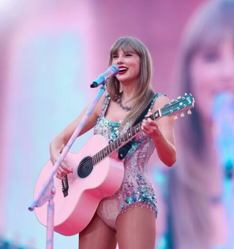 Taylor Swift anuncia su nuevo álbum “The Life of a Showgirl” durante la lluvia de meteoros Perseidas