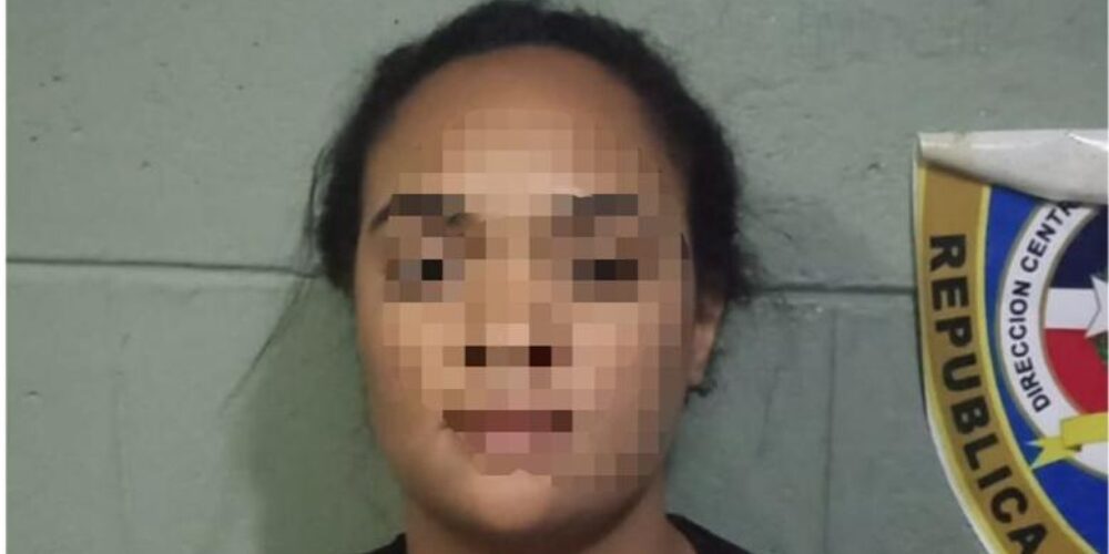 Arrestan a joven acusada de estafar con falsas transferencias electrónicas en Santiago