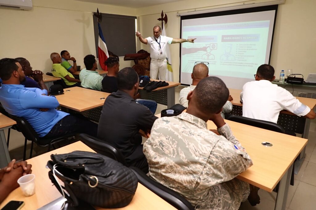 INTRANT capacita a más de 150 mil ciudadanos en seguridad vial  - Noticias de hoy en República Dominicana | De Último Minuto
