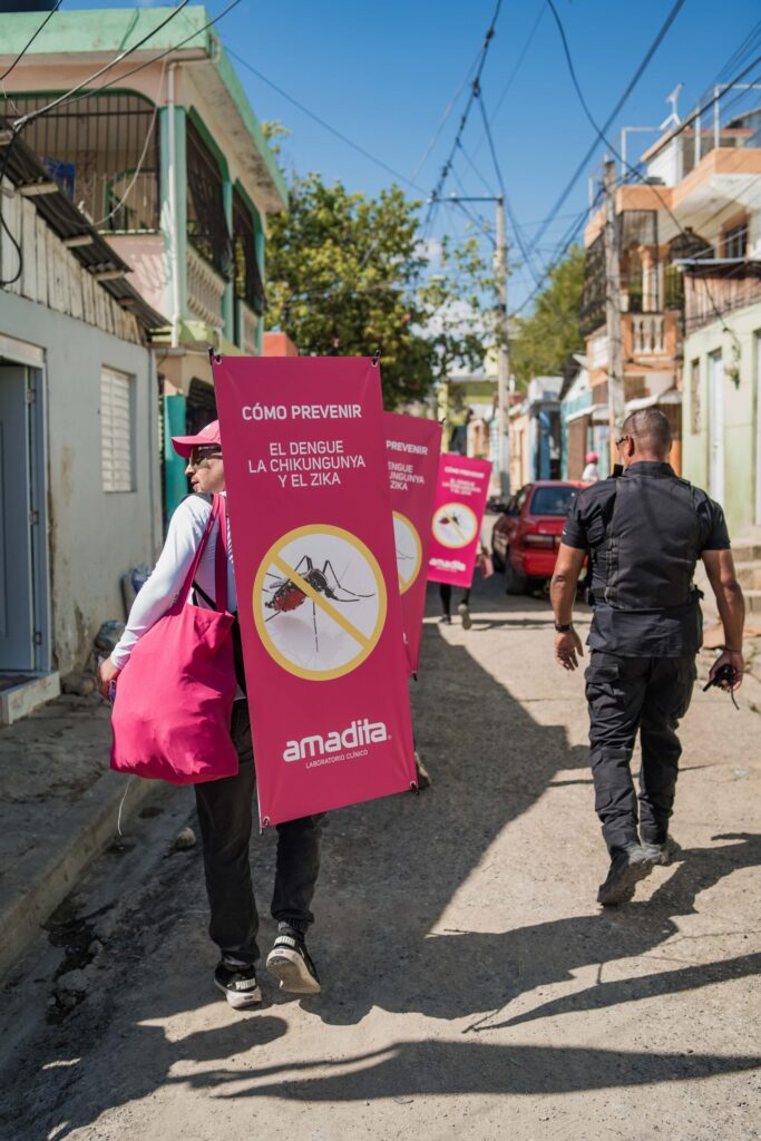 Amadita Laboratorio Clínico realiza jornada educativa contra el dengue en 5 provincias - Noticias de hoy en República Dominicana | De Último Minuto