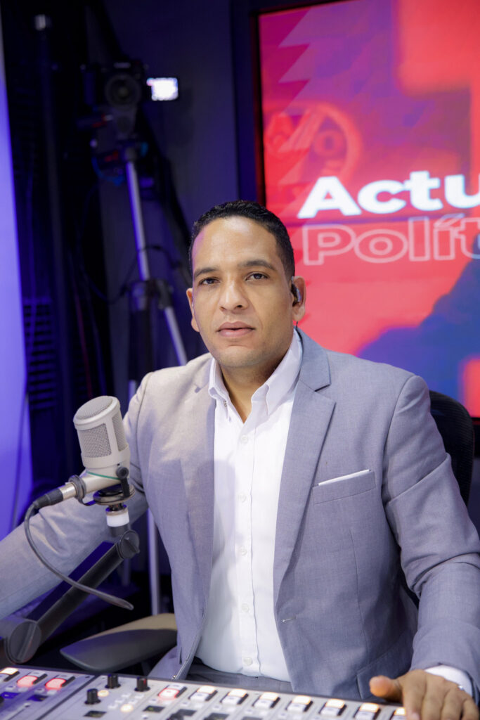 Panelistas de Politikal manifiestan preocupación por "filtración" de decretos en el gobierno - Noticias de hoy en República Dominicana | De Último Minuto