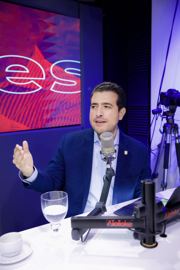 Panelistas de Politikal manifiestan preocupación por "filtración" de decretos en el gobierno - Noticias de hoy en República Dominicana | De Último Minuto