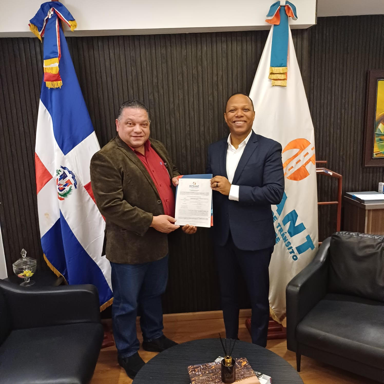 Intrant otorga licencia de transporte escolar a Conachottransc