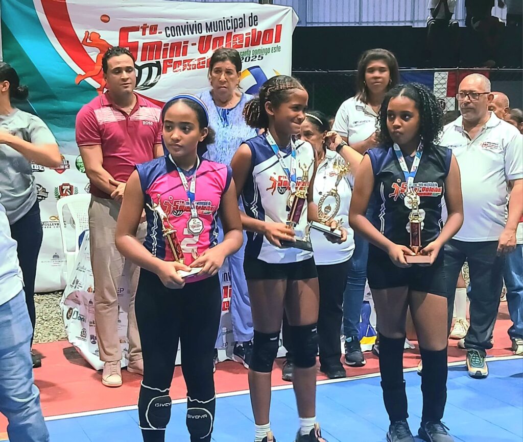 Villa Carmen se corona campeón del Mini Voleibol Femenino SDE 2025 - Noticias de hoy en República Dominicana | De Último Minuto