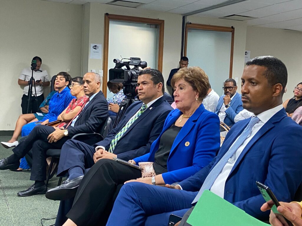 Funglode y CENDOESCH analizan retos y oportunidades del nuevo esquema de comercio global - Noticias de hoy en República Dominicana | De Último Minuto