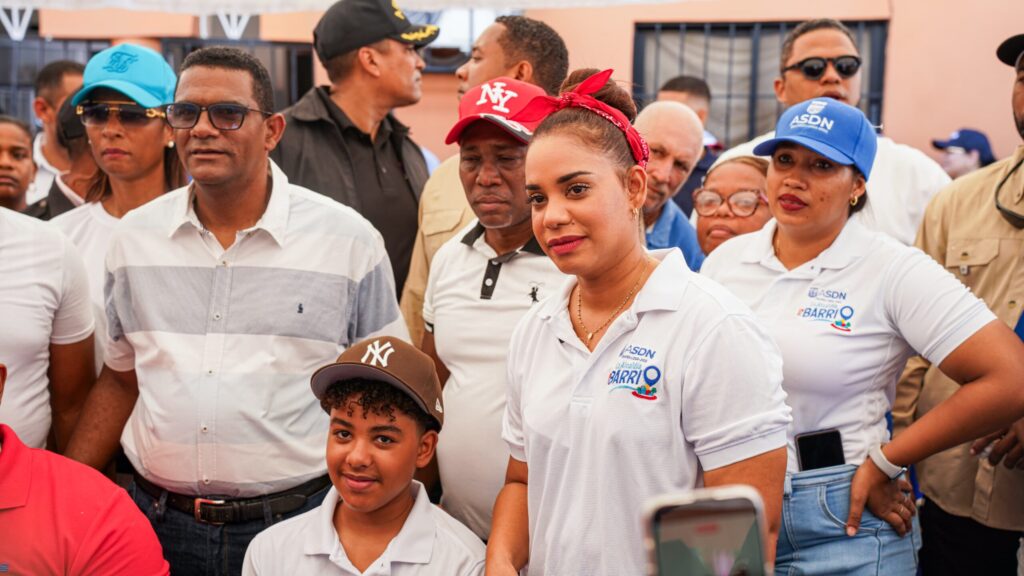 Alcaldía en el Barrio impacta al sector Las 10 Tareas en Los Guaricanos - Noticias de hoy en República Dominicana | De Último Minuto