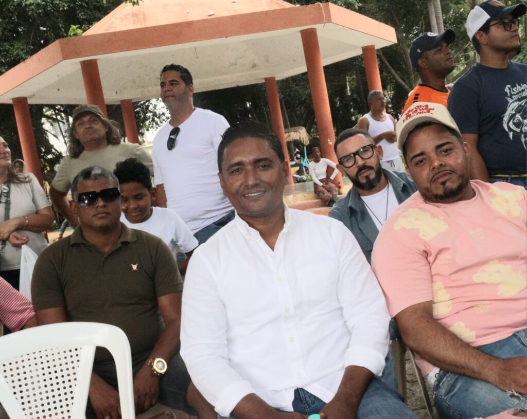 Cientos de personas se dan cita en la Feria Agropecuaria y Ecoturística 2025 en Azua - Noticias de hoy en República Dominicana | De Último Minuto