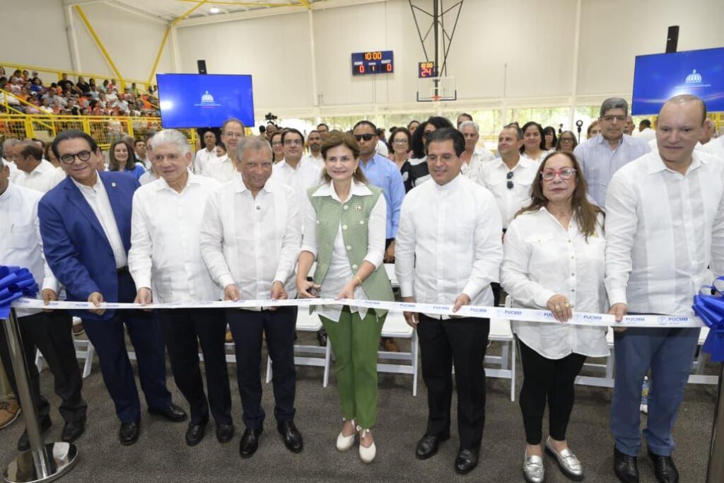 Vicepresidenta inaugura polideportivo en PUCMM de Santiago auspiciado por Banreservas - Noticias de hoy en República Dominicana | De Último Minuto