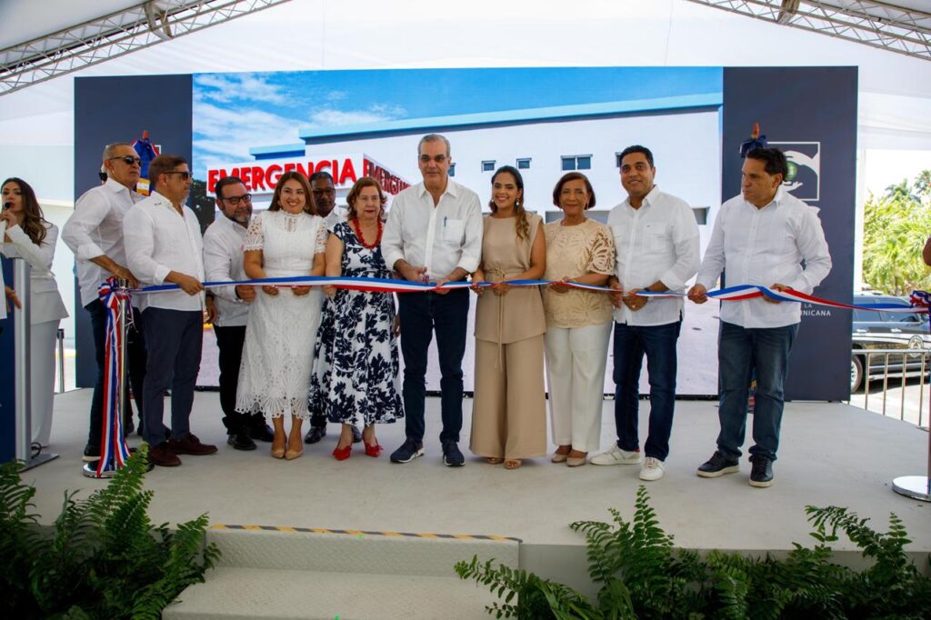 Abinader inaugura ampliación del área de internamiento del hospital Morillo King en La Vega - Noticias de hoy en República Dominicana | De Último Minuto