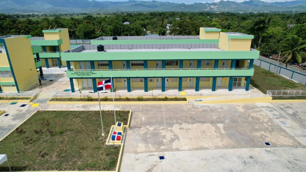 Abinader inaugura Politécnico en Artes en Navarrete para 840 estudiantes - Noticias de hoy en República Dominicana | De Último Minuto