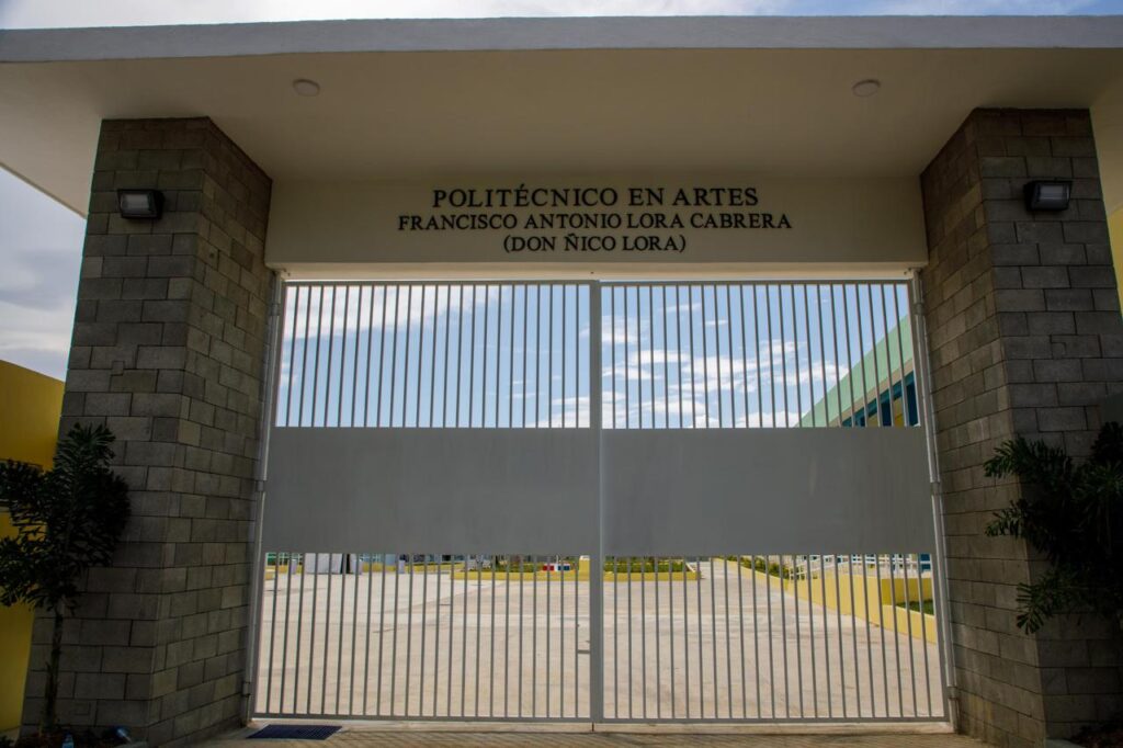 Abinader inaugura Politécnico en Artes en Navarrete para 840 estudiantes - Noticias de hoy en República Dominicana | De Último Minuto
