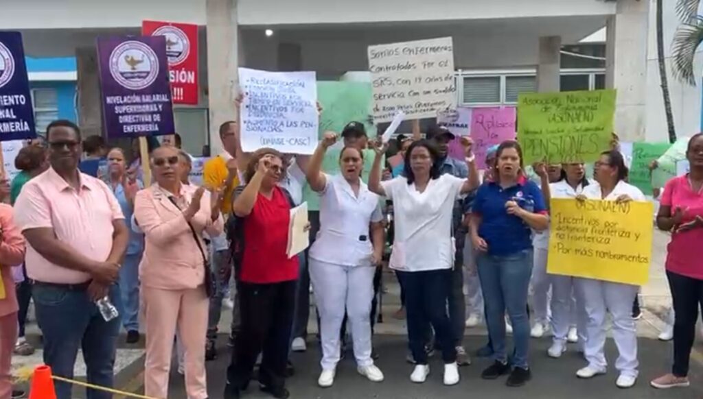 Enfermeras del Hospital San Vicente de Paúl se unen al paro nacional de 24 horas por mejores condiciones laborales | 4 | Enfermeras del Hospital San Vicente de Paúl se unen al paro nacional de 24 horas por mejores condiciones laborales