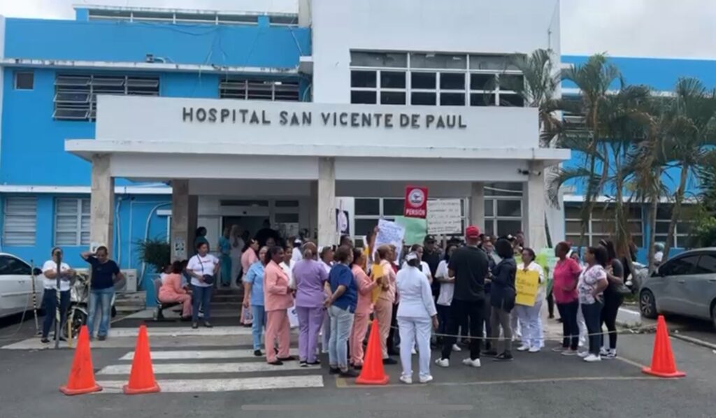 Enfermeras del Hospital San Vicente de Paúl se unen al paro nacional de 24 horas por mejores condiciones laborales | 2 | Enfermeras del Hospital San Vicente de Paúl se unen al paro nacional de 24 horas por mejores condiciones laborales