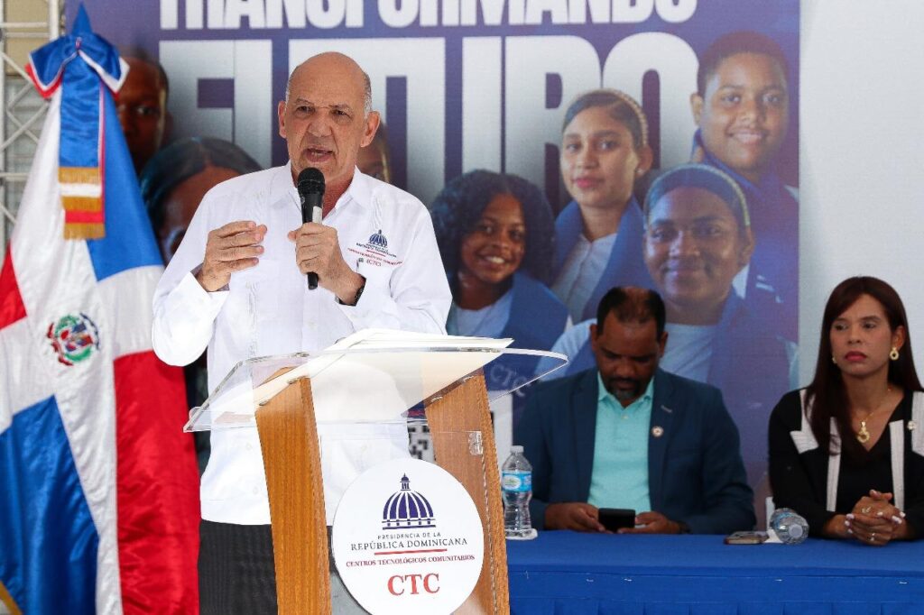 Centros Tecnológicos Comunitarios impulsan la formación digital de 150 jóvenes en SDN - Noticias de hoy en República Dominicana | De Último Minuto
