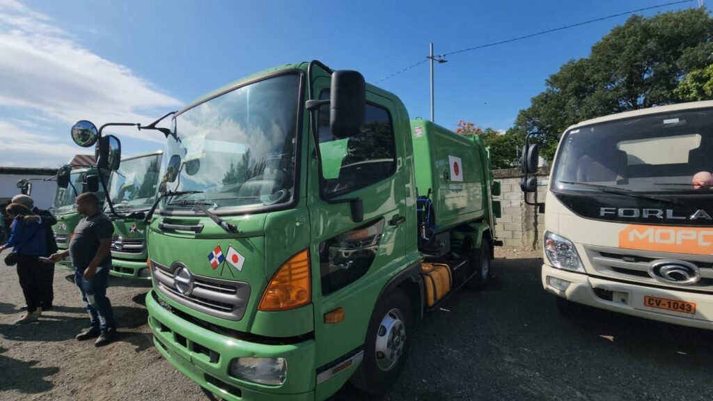 Gobierno de Japón dona tres camiones compactadores al Ayuntamiento de Bonao - Noticias de hoy en República Dominicana | De Último Minuto