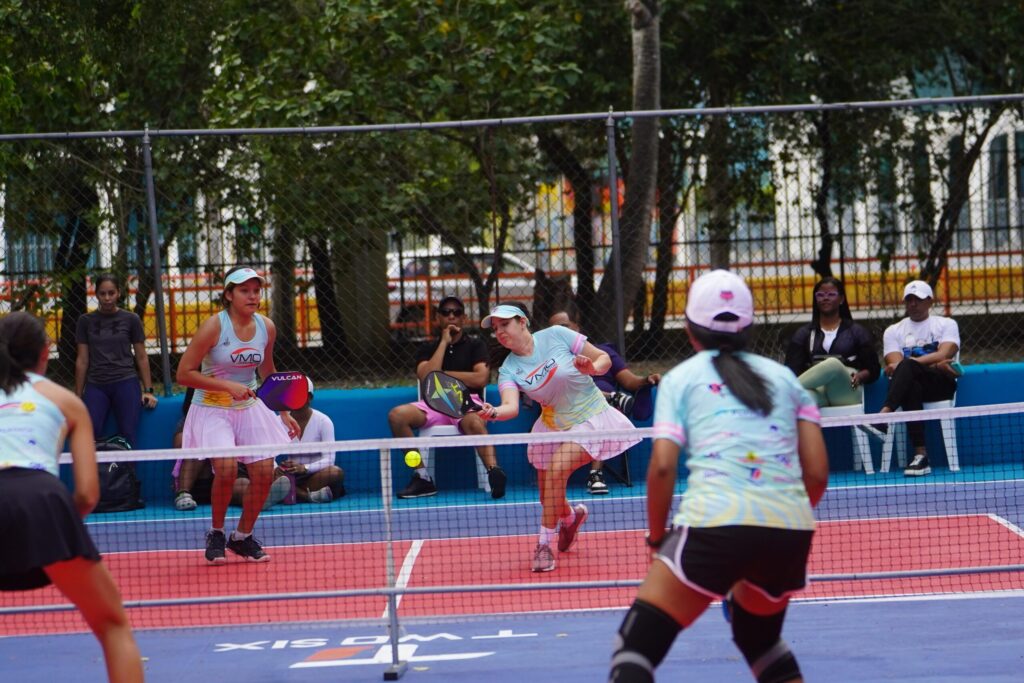 López, Gieringer y Reyes ganan en torneo Americano Rosa de Pickleball - Noticias de hoy en República Dominicana | De Último Minuto