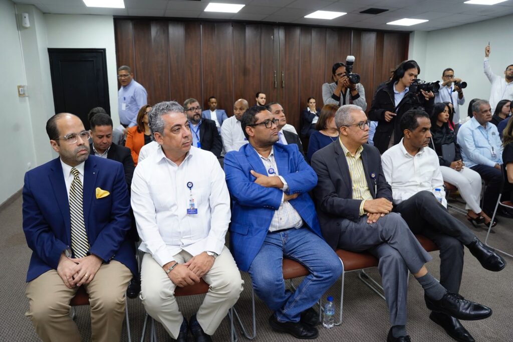 INDOTEL y 911 firman acuerdo para implementar Sistema Nacional de Alerta a un costo superior a US$900 mil - Noticias de hoy en República Dominicana | De Último Minuto