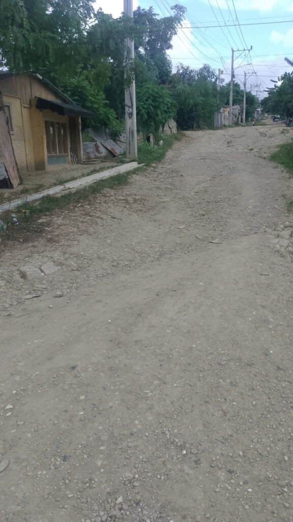Moradores del barrio El Progreso reclaman arreglo de calles en Los Alcarrizos - Noticias de hoy en República Dominicana | De Último Minuto
