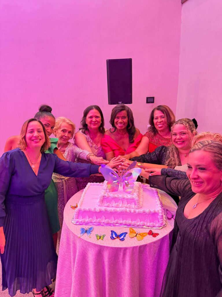 VI Congreso Internacional Mujeres de Alta Ponencia 2025 culmina con la firma del “Pacto de sororidad” - Noticias de hoy en República Dominicana | De Último Minuto