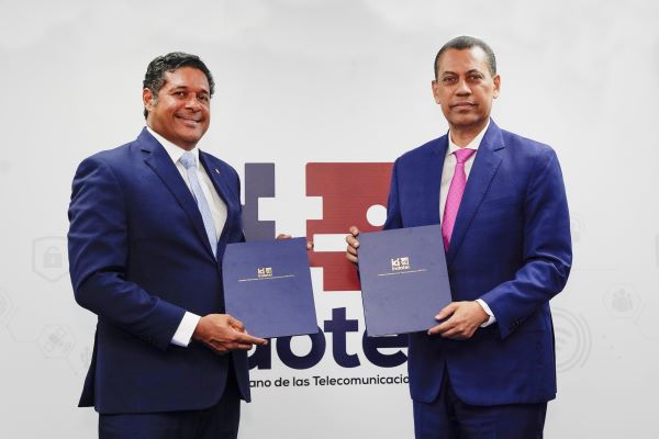 INDOTEL e Internet Society firman convenio promoverá acceso a conectividad e inclusión digital en el país - Noticias de hoy en República Dominicana | De Último Minuto