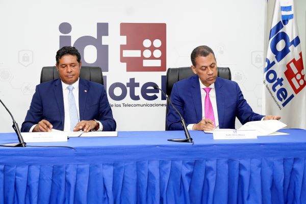 INDOTEL e Internet Society firman convenio promoverá acceso a conectividad e inclusión digital en el país - Noticias de hoy en República Dominicana | De Último Minuto