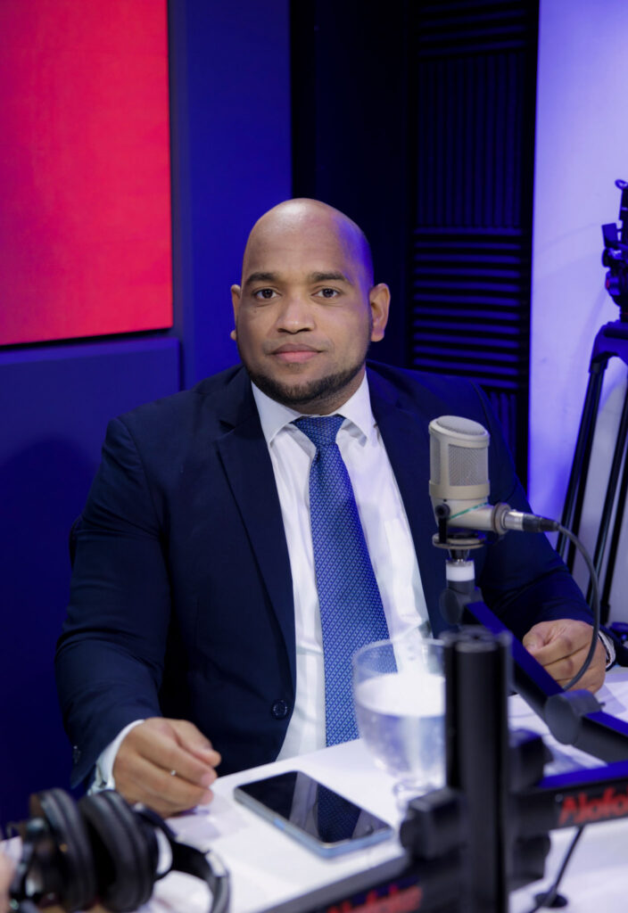 Jonatan Familia critica "compra millonaria de artículos conmemorativos por la Alcaldía de SDE" - Noticias de hoy en República Dominicana | De Último Minuto