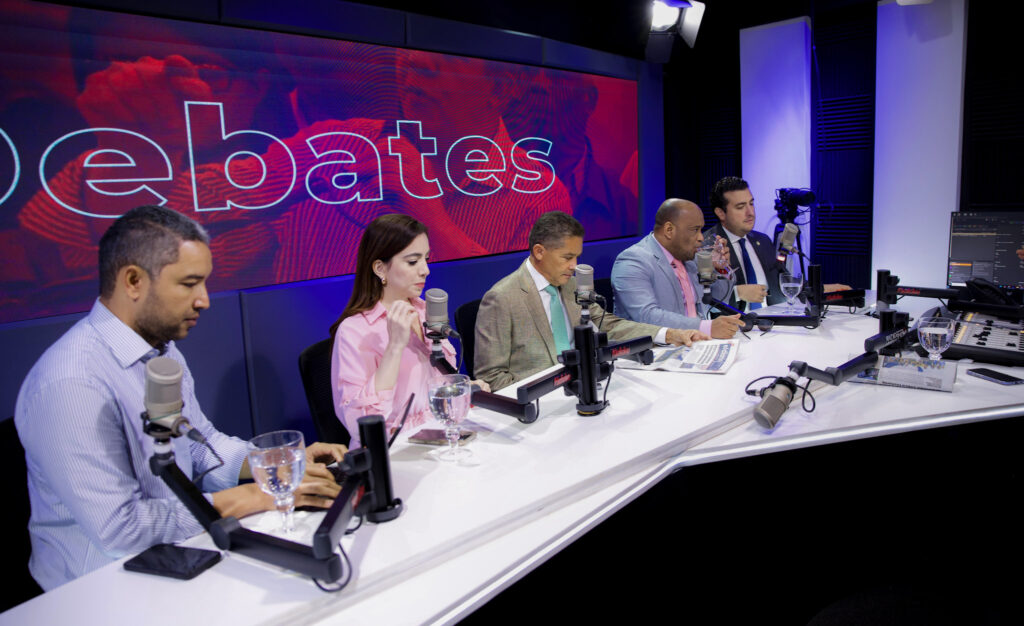 Diputado Eugenio Cedeño afirma que críticas por opiniones en contra de la mujer "le resbalan" - Noticias de hoy en República Dominicana | De Último Minuto