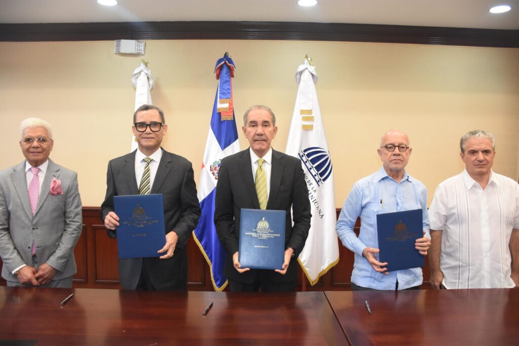 MESCyT, Trabajo y Uniromana impulsan educación y empleo en la región Este con nuevo convenio - Noticias de hoy en República Dominicana | De Último Minuto