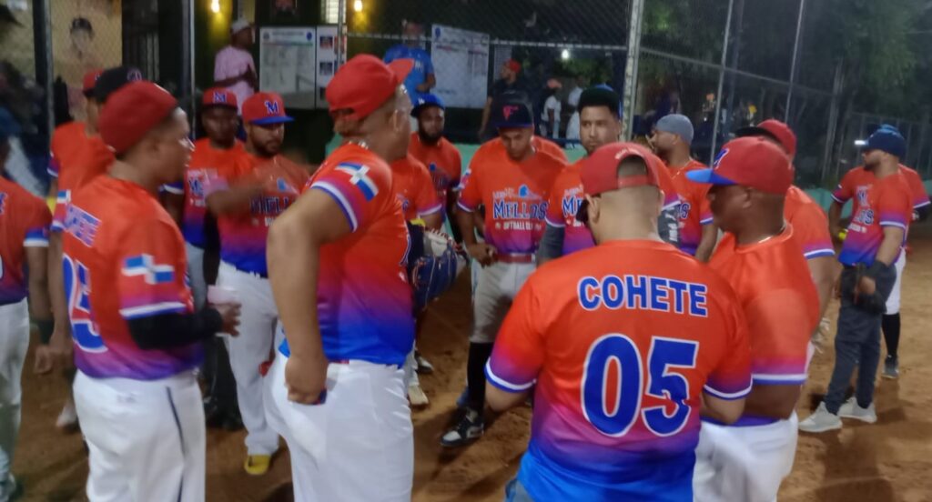 Adovenprofar-A y los Mellos van por copa Júnior Superior de softbol del DN - Noticias de hoy en República Dominicana | De Último Minuto