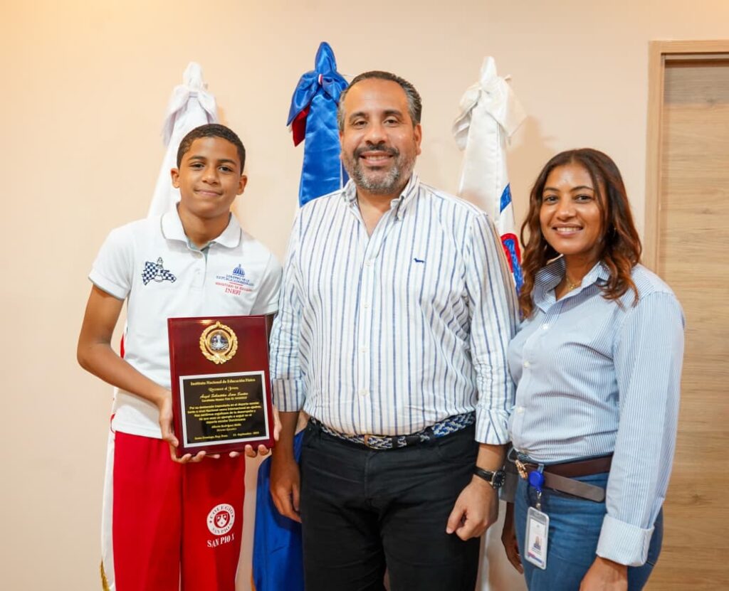 INEFI reconoce al ajedrecista Ángel Sebastián Lara tras poner en alto a RD en torneo de Brasil - Noticias de hoy en República Dominicana | De Último Minuto