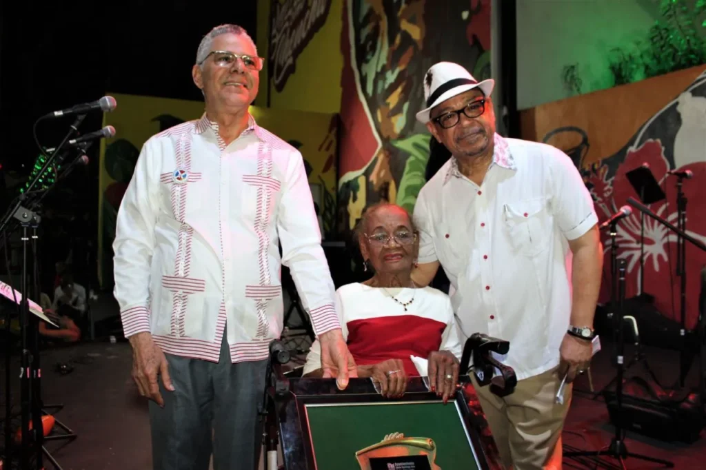 Fallece a los 94 años, Inocencia Paredes “Chencha”, leyenda del son dominicano - Noticias de hoy en República Dominicana | De Último Minuto