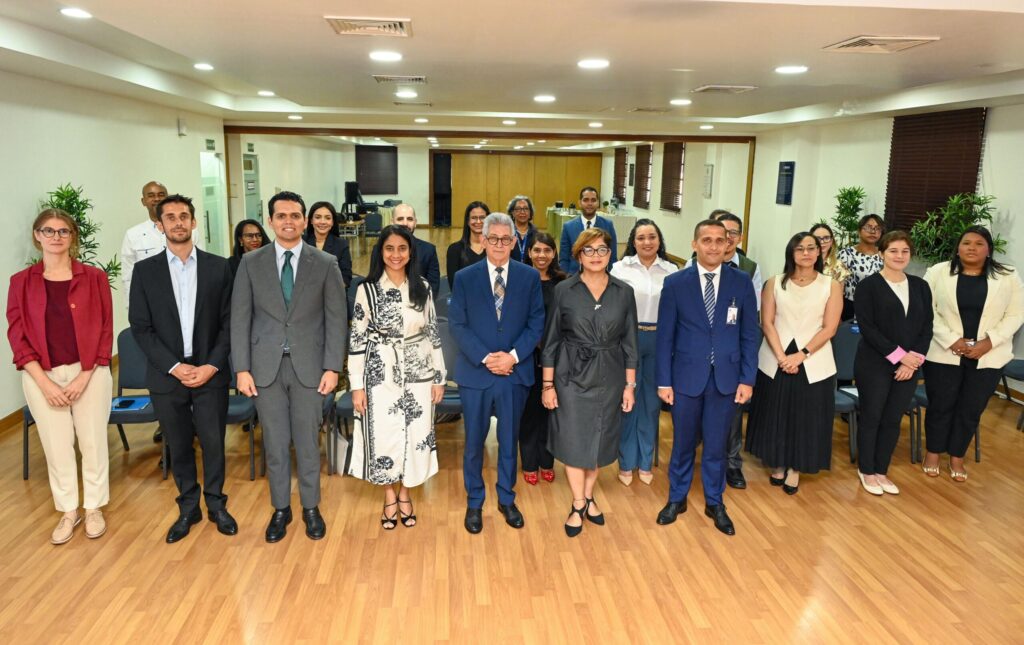 RD y Francia firman acuerdo para impulsar finanzas públicas sostenibles e inclusivas - Noticias de hoy en República Dominicana | De Último Minuto