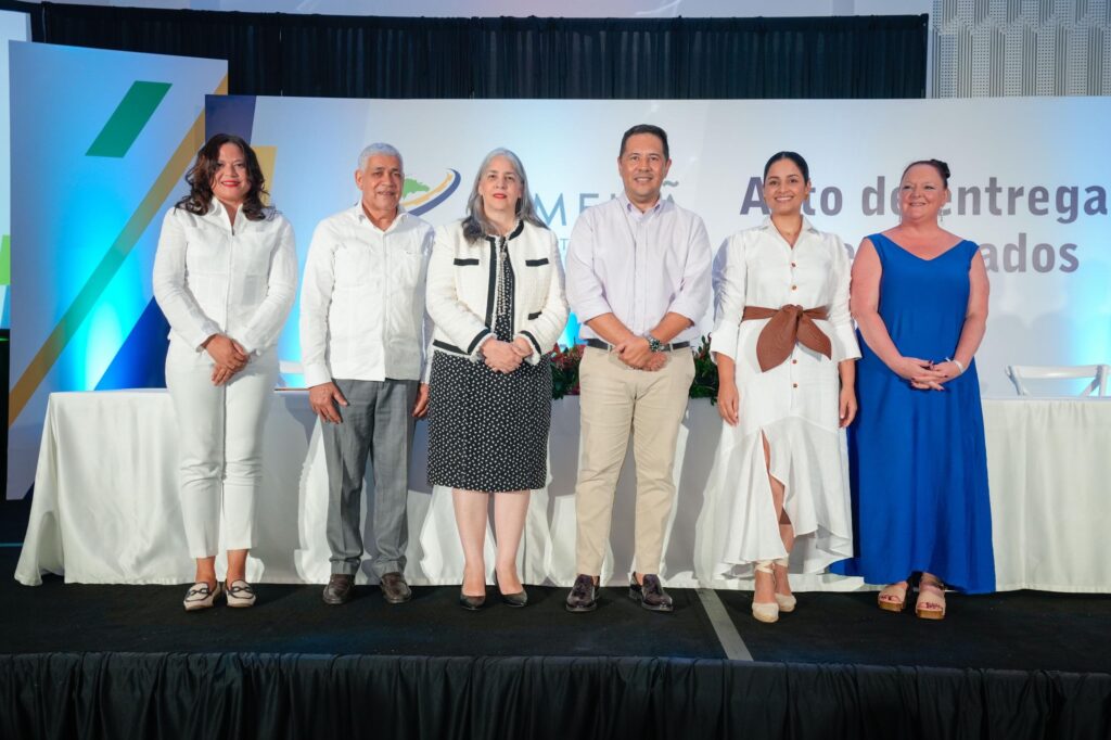 INFOTEP gradúa 97 técnicos especializados en áreas claves de la industria turística en Punta Cana - Noticias de hoy en República Dominicana | De Último Minuto