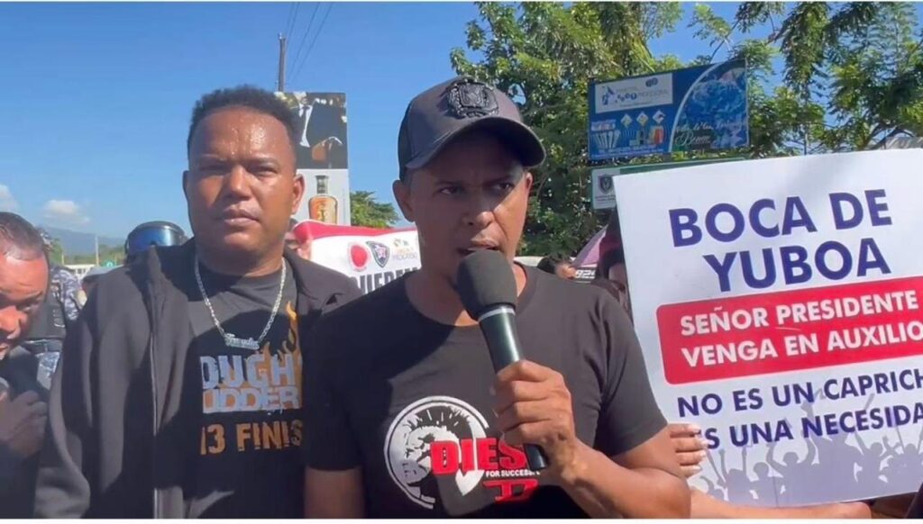 Comunitarios de Rincón de Yuboa reclaman puente seguro en la autopista Duarte - Noticias de hoy en República Dominicana | De Último Minuto